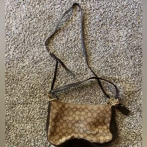 Coach medium sized purse